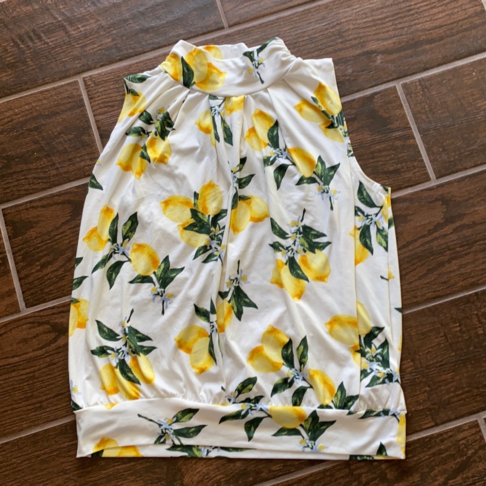 Lemon patterned sleeveless top!